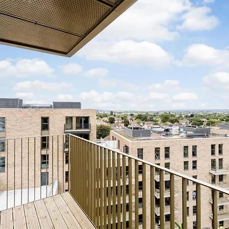 5Mintowembley - Modern - Balcony - Sleeps 4 Apartment